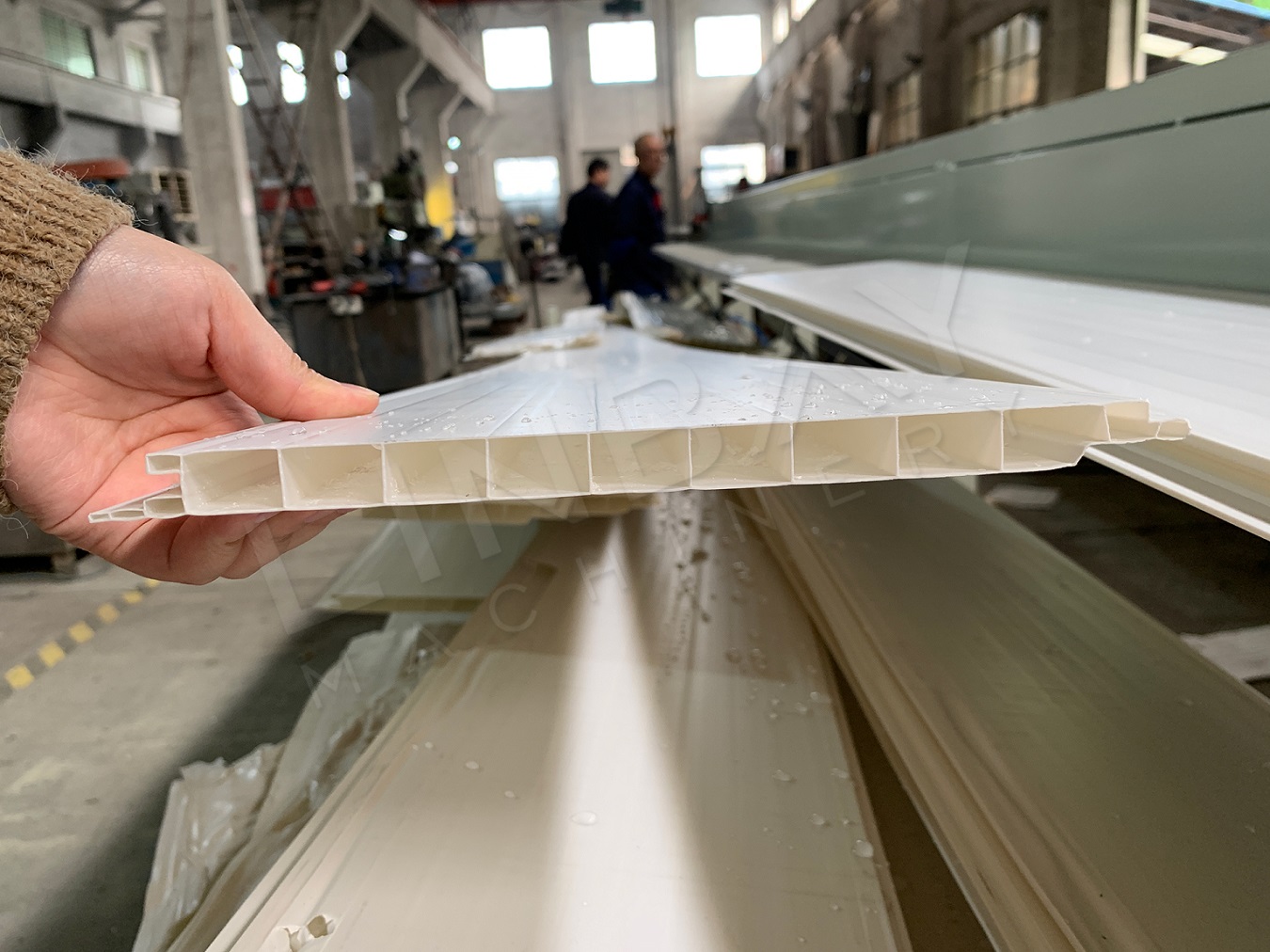เครื่องอัดรีด PVC สำหรับแผงเพดาน (3)